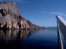 Arabien, Oman-Expeditionen - Dhaufahrt in der Fjordlandschaft